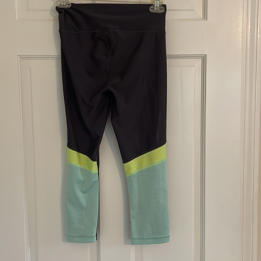 UNDER ARMOUR LEGGINGS - Picture 2 of 8